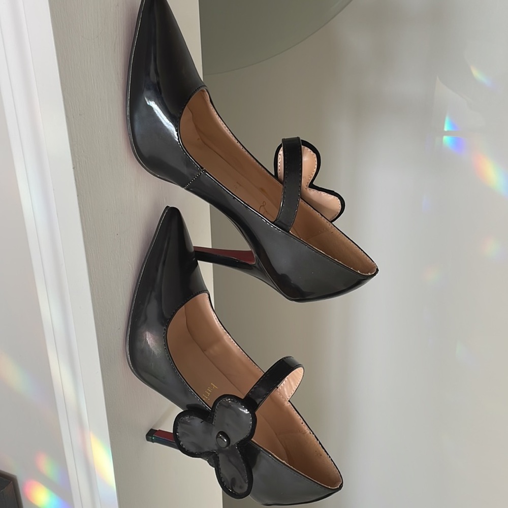 Brand new supposedly Christian Louboutin New never worn .Cant authenticate ! - Picture 3 of 10